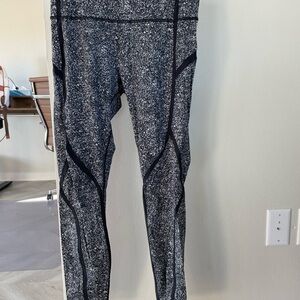 Black and White Patterned Leggings